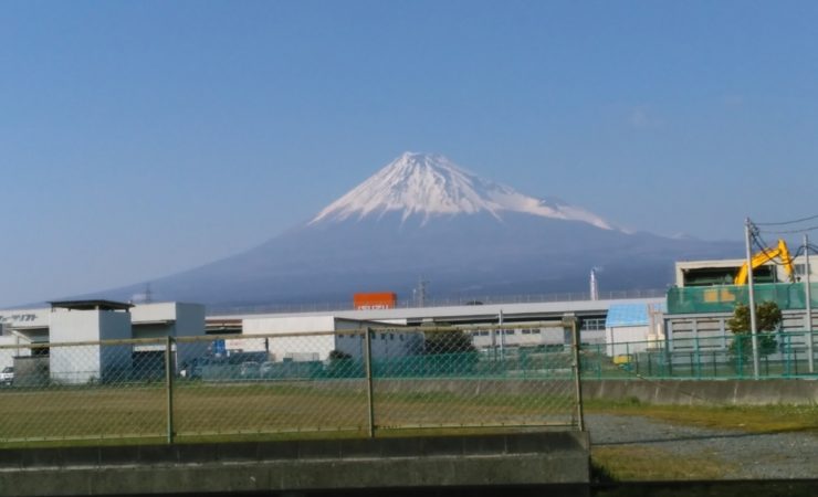 精神障害を抱えて苦しんでいる当事者の方、話を聴かせていただきます